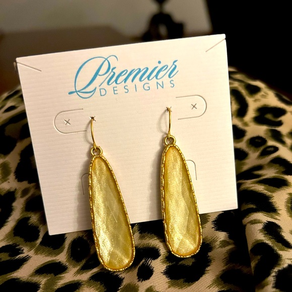4 Pair NEW Stylish Earrings by Premier Designs - Picture 1 of 6